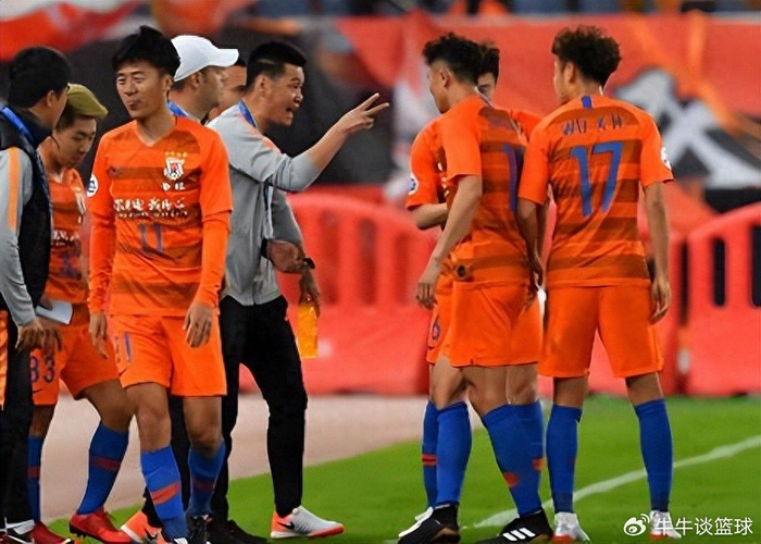 世界杯官方认证-鲁能队官宣迎来新合作伙伴,球迷为此给俱乐部点赞,值得期待|阿尔瓦罗|泰山队|中超|中卫|辽宁_新浪体育_新浪新闻