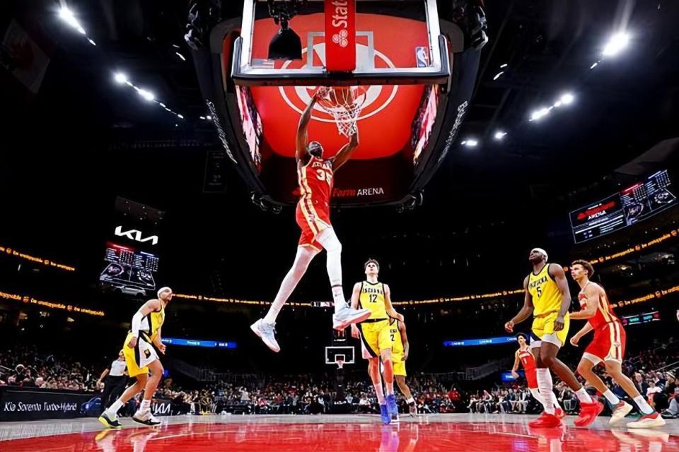 在湖人没打出来,但内线新星加盟老鹰后立刻打出了亮眼的表现?