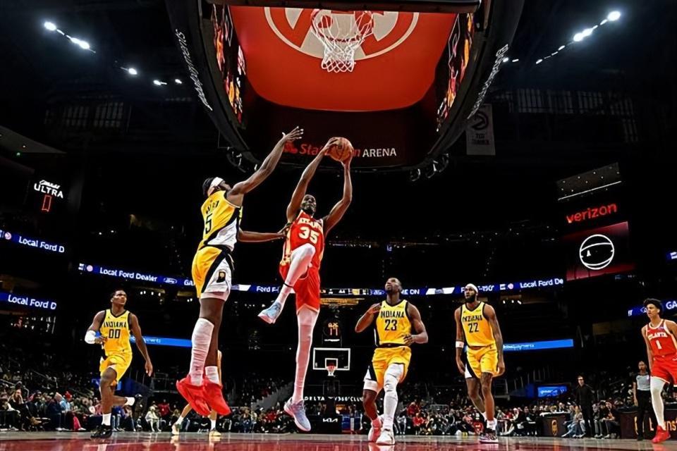 在湖人没打出来,但内线新星加盟老鹰后立刻打出了亮眼的表现?