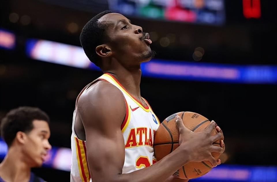 在湖人没打出来,但内线新星加盟老鹰后立刻打出了亮眼的表现?