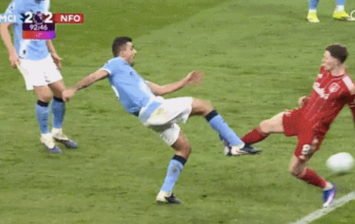 世界杯注册-英超保送阿森纳?曼城3疑似点球未判:哈兰德2次被放倒 裁判无视